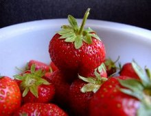 fragole in una tazza