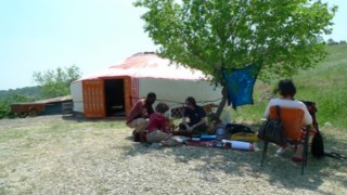 l'orto dei giusti, la yurta e alcuni partecipanti