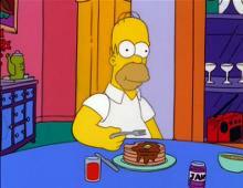 homer simpson mangia dei pancakes