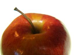 una mela: meglio mangiare un frutto!