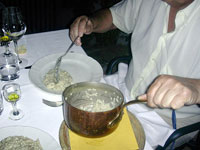preparazione del risotto alla parmigiana