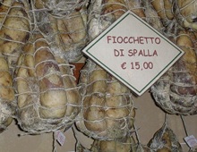 fiocchetto di spalla