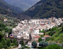 una veduta di mammola in calabria