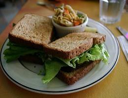 la pausa pranzo: due toast farciti