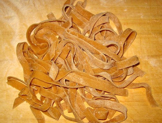 tagliatelle con farina di castagne, utente flickr fugzu