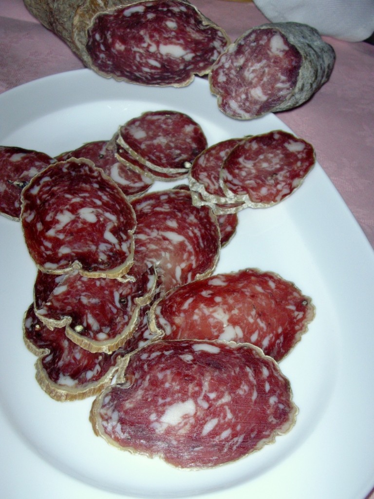 salame mantovano affettato