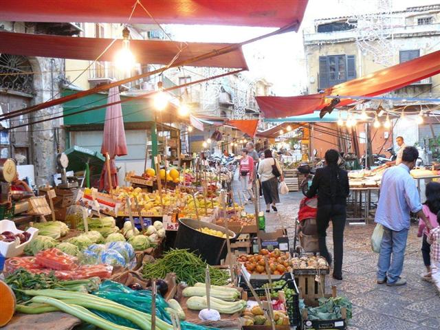 banchi del mercato del Capo