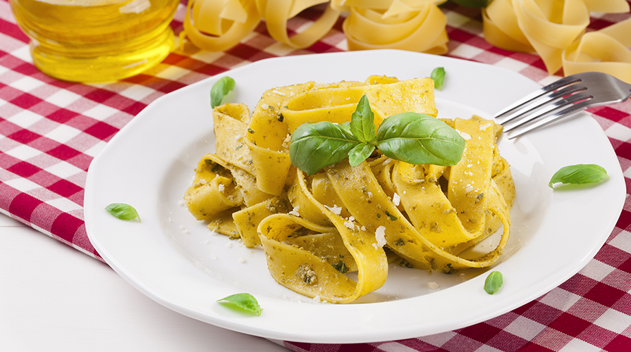 ricetta-pasta-con-pesto-di-mandorle