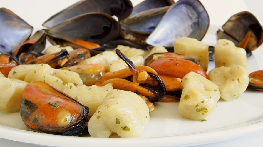 gnocchi cozze e rucola