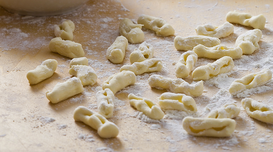 cavatelli-con-fave-verdie-ericotta-salata