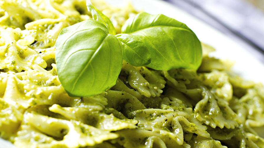 farfalle-al-pesto-di-basilico-e-peperone