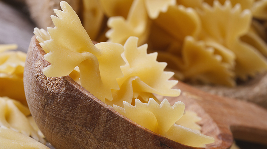 farfalle-fredde-con-pesto-di-ortaggi-ed-erbe-aromatiche