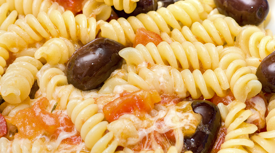 fusilli-al-sugo-di-capperi-e-olive