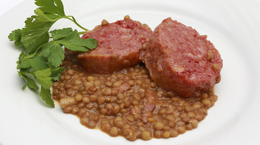 vellutata-di-lenticchie-con-cotechino-croccante