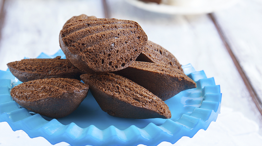 madeleines-al-cioccolato-e-granella-di-nocciola