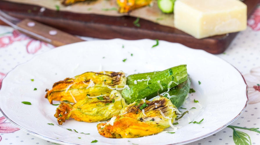 Fiori-di zucchine ripieni di ricotta