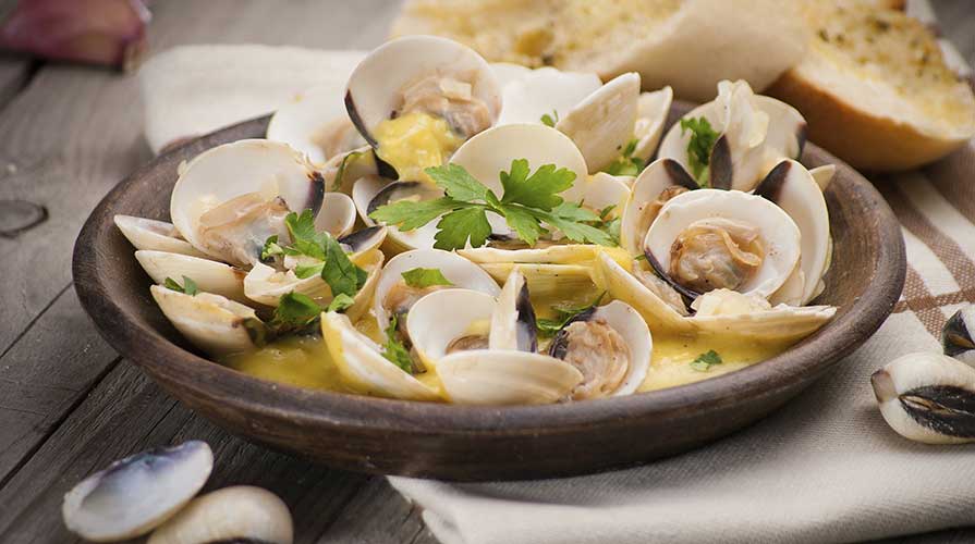 Arselle e vongole alla vernaccia