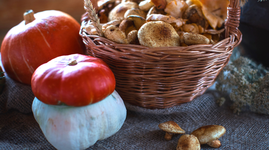 Patate funghi e zucca al forno