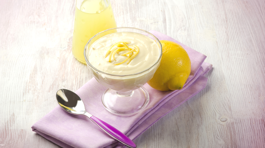 Mousse di limone con fragole