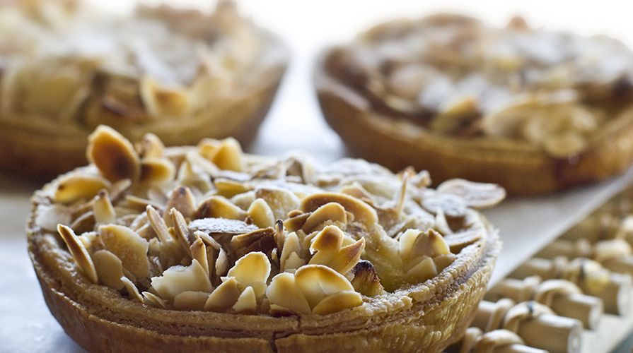 crostata di mandorle e limoni