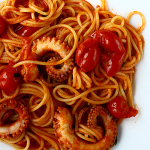 spaghetti-al-sugo-di-polpo-e-capocollo