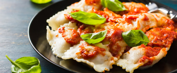 ravioli pomodoro e mozzarella