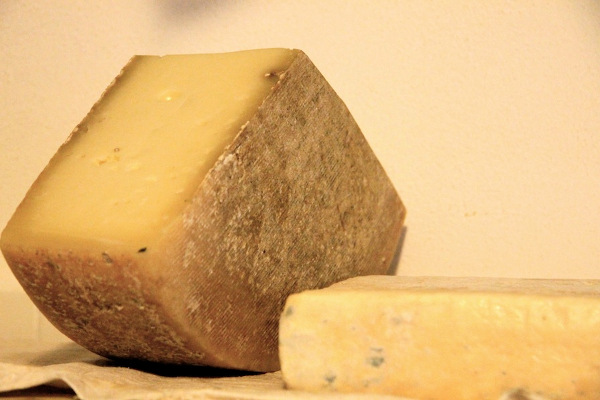 formaggio strachitunt