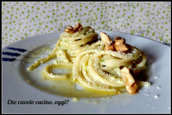 spaghetti zucchine robiola