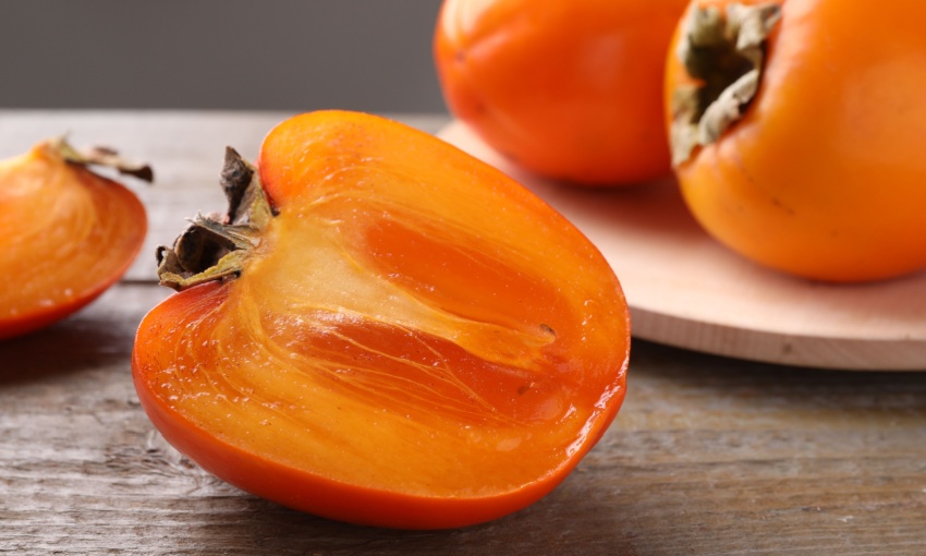 cachi tagliato a metà