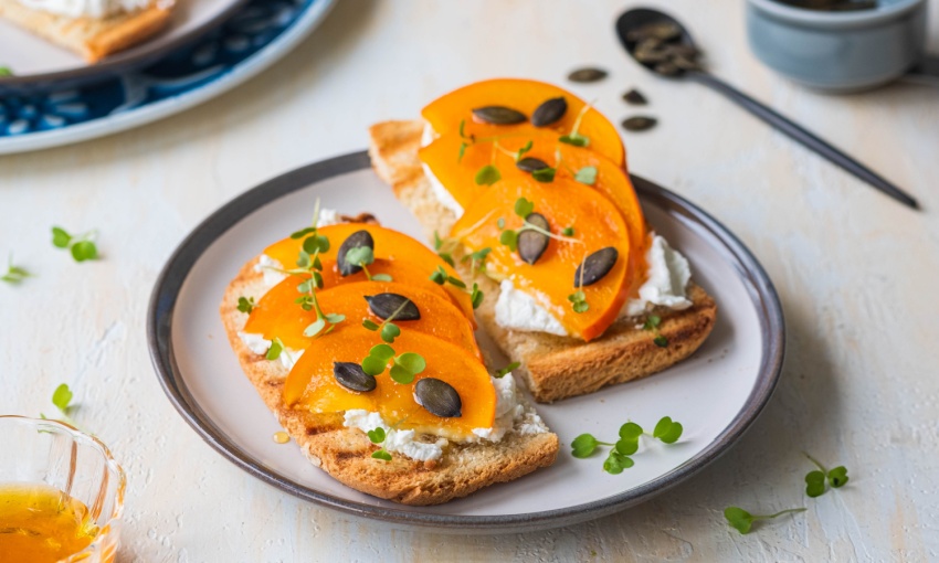 focaccia con cachi e formaggi
