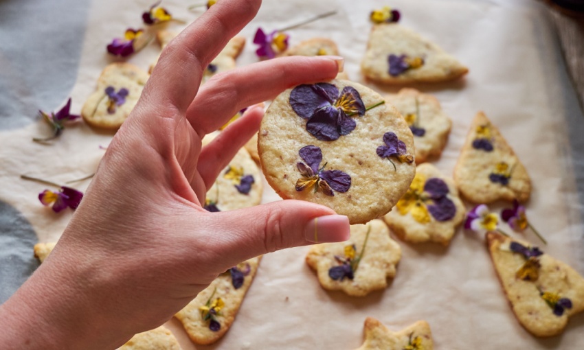 biscotti con violetta