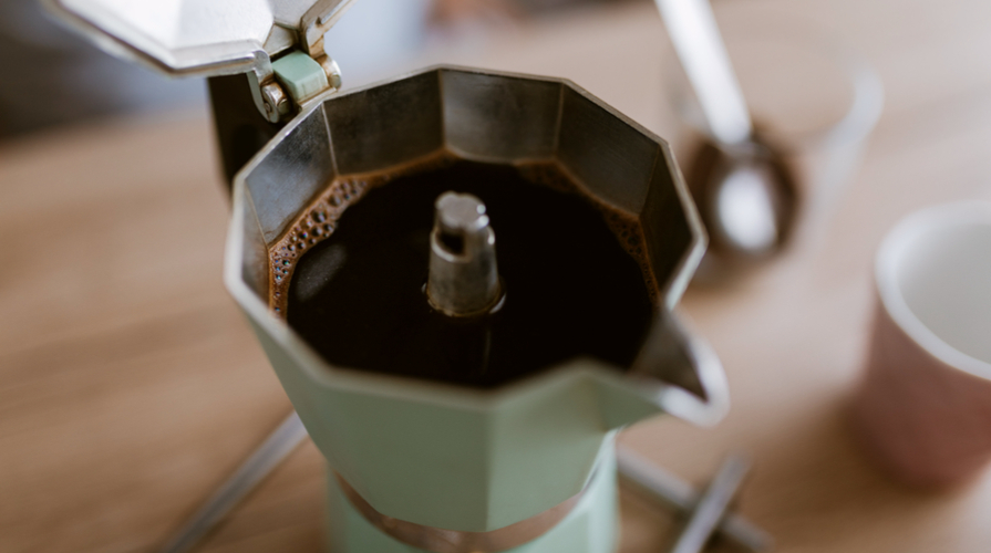 come riciclare il caffè avanzato