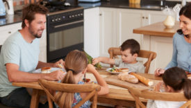 mangiare in famiglia fa bene ai bambini