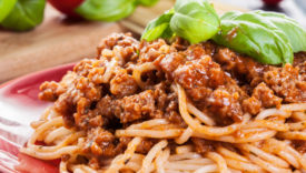 spaghetti alla bolognese tradizione o invenzione