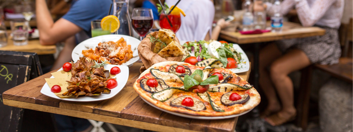 gli stranieri e il cibo italiano