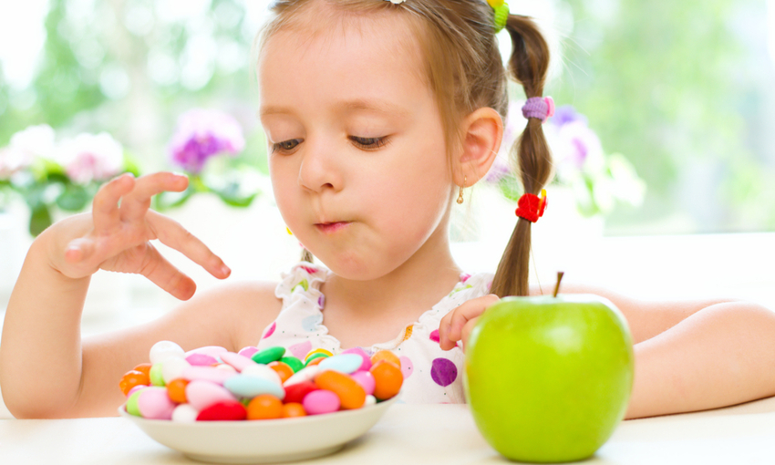 consumare zucchero da bambini fa male