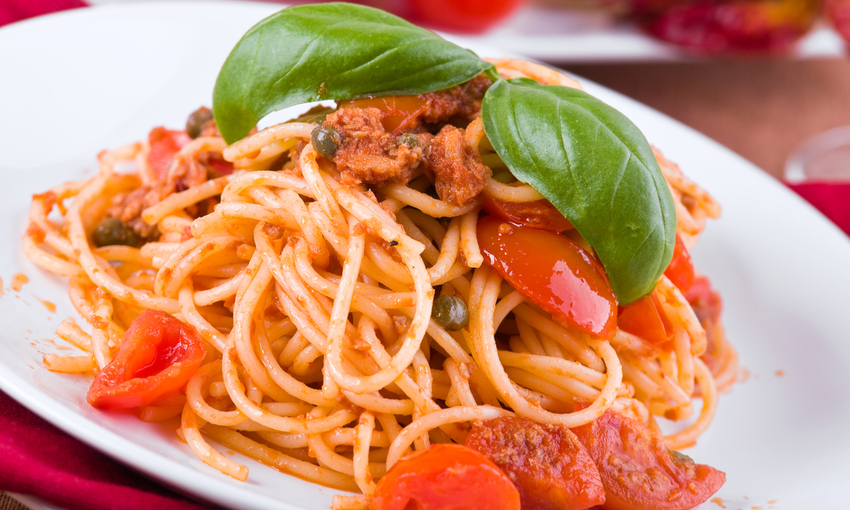 spaghetti al tonno alla bolognese