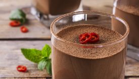 mousse di cioccolato al peperoncino