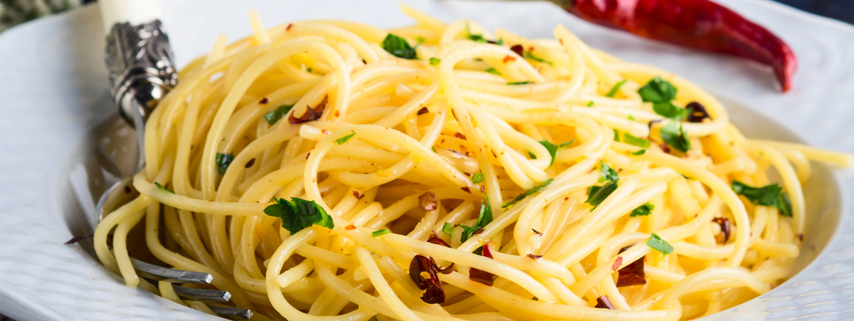 Spaghetti aglio, olio e peperoncino: la ricetta de Il Giornale del Cibo