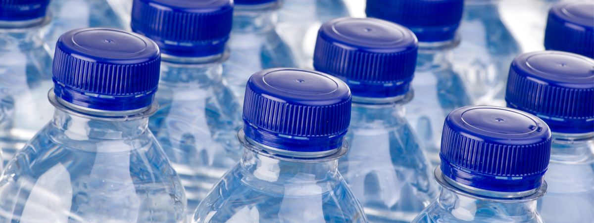 L Acqua In Bottiglie Di Plastica Fa Male O Possiamo Ritenerla Sicura