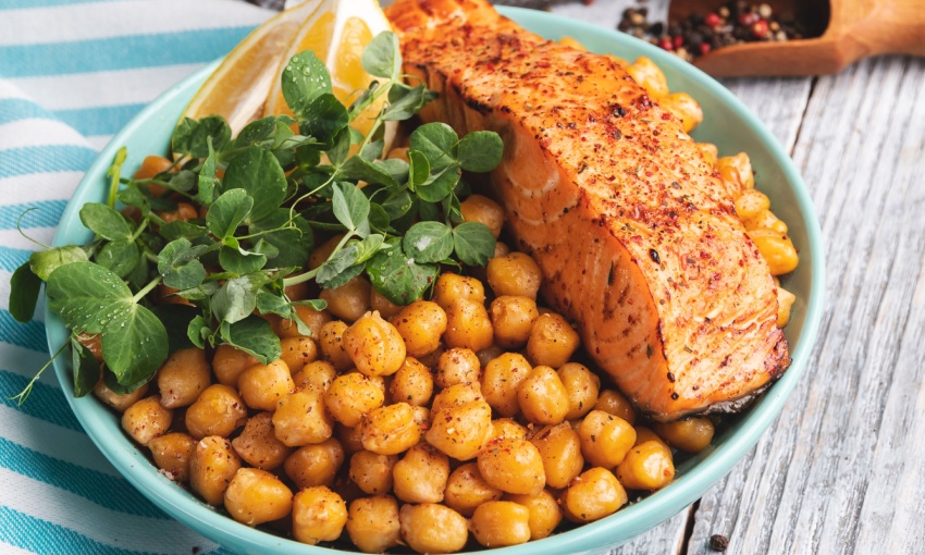 salmone e ceci, due cibi ricchi di potassio