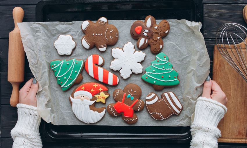 biscotti decorati con fantasie natalizie