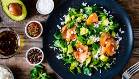 insalatina riso salmone e avocado