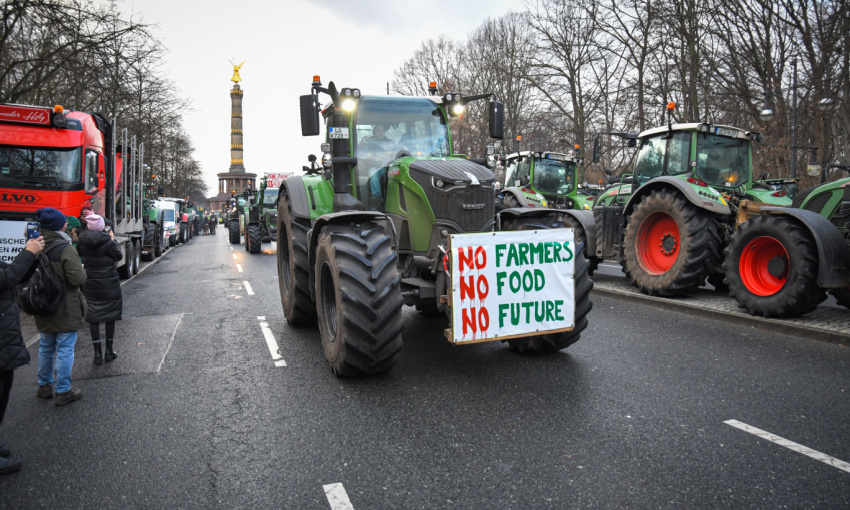 la protesta dei trattori nei paesi europei