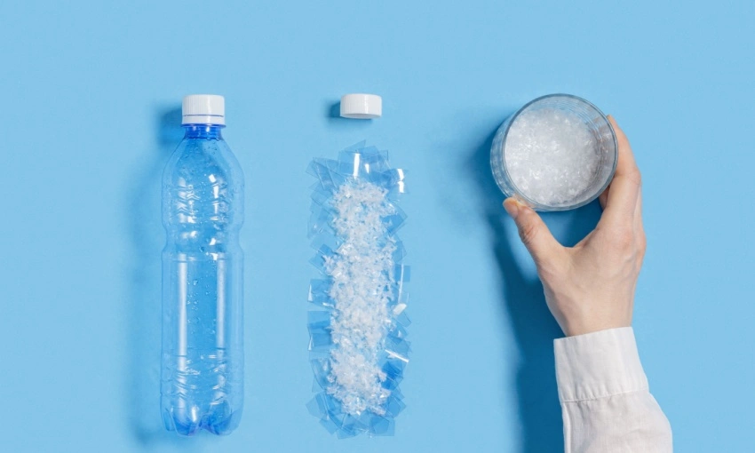 Quantità di microplastica in una bottiglietta d'acqua