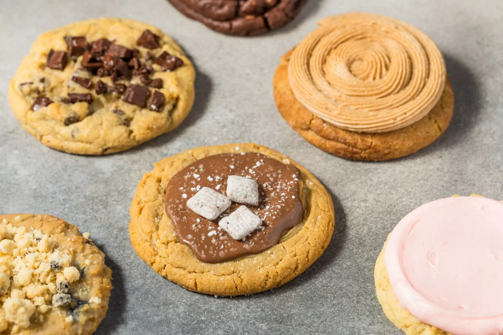 crumbl cookies