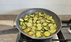 zucchine in padella