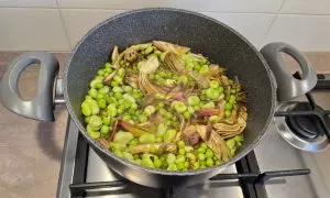 tutti gli ingredienti in padella