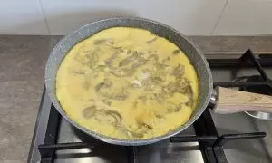 frittata a metà cottura