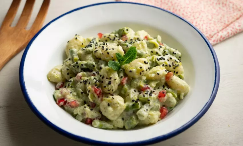 Gnocchi con asparagi e yogurt